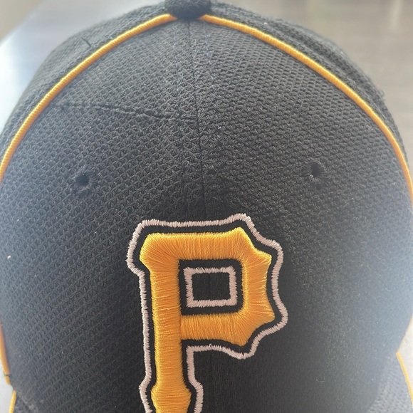 Pittsburgh Pirates Hat - Picture 5 of 5